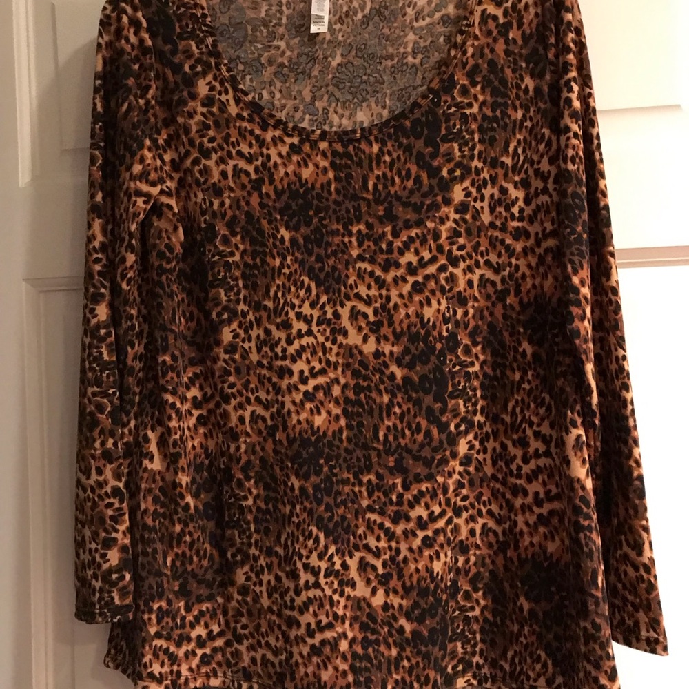 LuLaRoe lepord shirt size medium